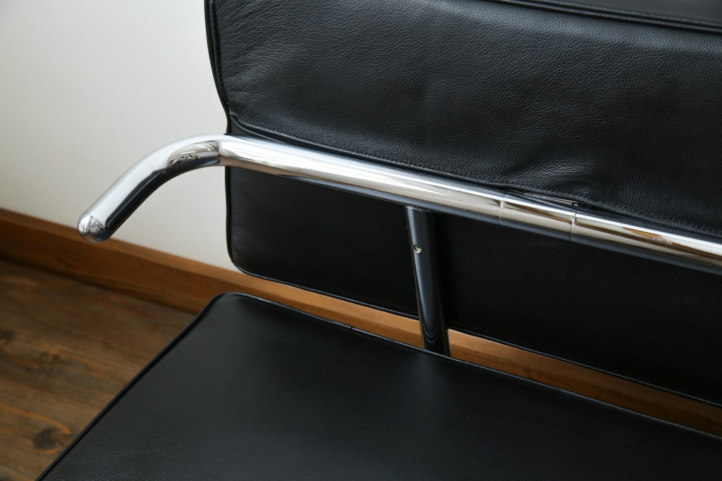 中古　美品　本革(レザー)　Cassina(カッシーナ)　Le Corbusier(ル・コルビュジエ)　LC5　シンプルモダンなデザインが素敵な3人掛けソファ(3Pソファ、三人掛け)(定価約174万円)(R-068572)