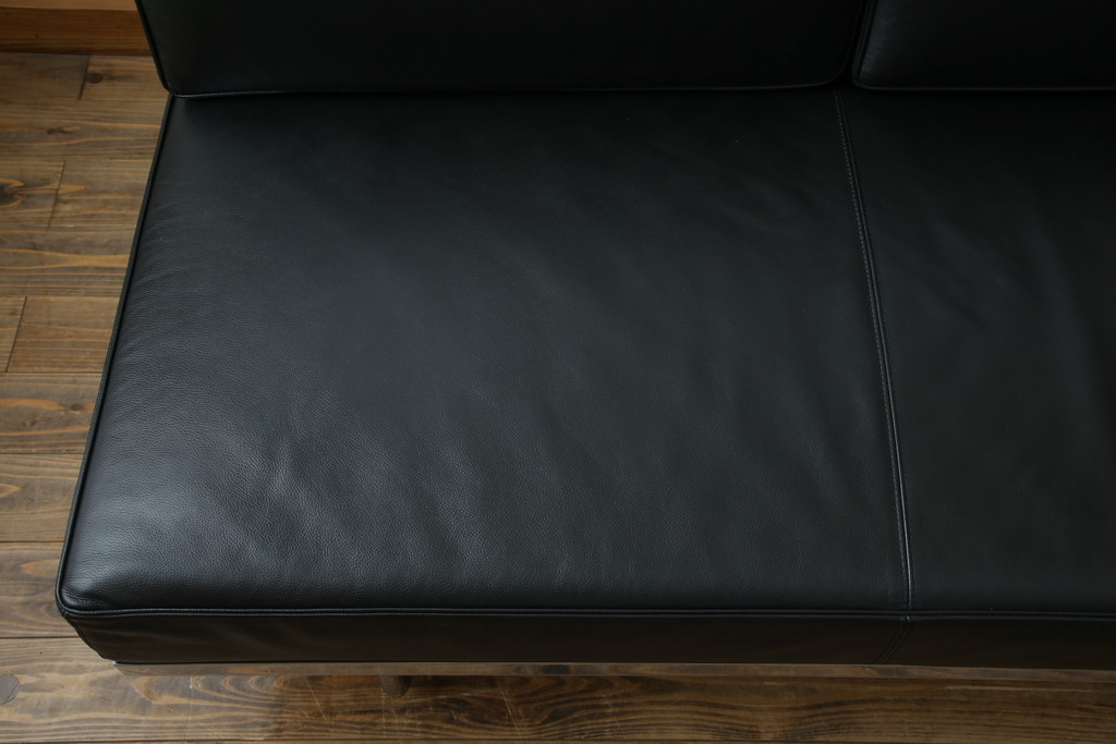 中古　美品　本革(レザー)　Cassina(カッシーナ)　Le Corbusier(ル・コルビュジエ)　LC5　シンプルモダンなデザインが素敵な3人掛けソファ(3Pソファ、三人掛け)(定価約174万円)(R-068572)