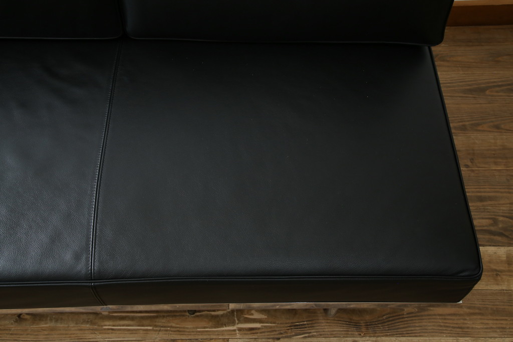 中古　美品　本革(レザー)　Cassina(カッシーナ)　Le Corbusier(ル・コルビュジエ)　LC5　シンプルモダンなデザインが素敵な3人掛けソファ(3Pソファ、三人掛け)(定価約174万円)(R-068572)