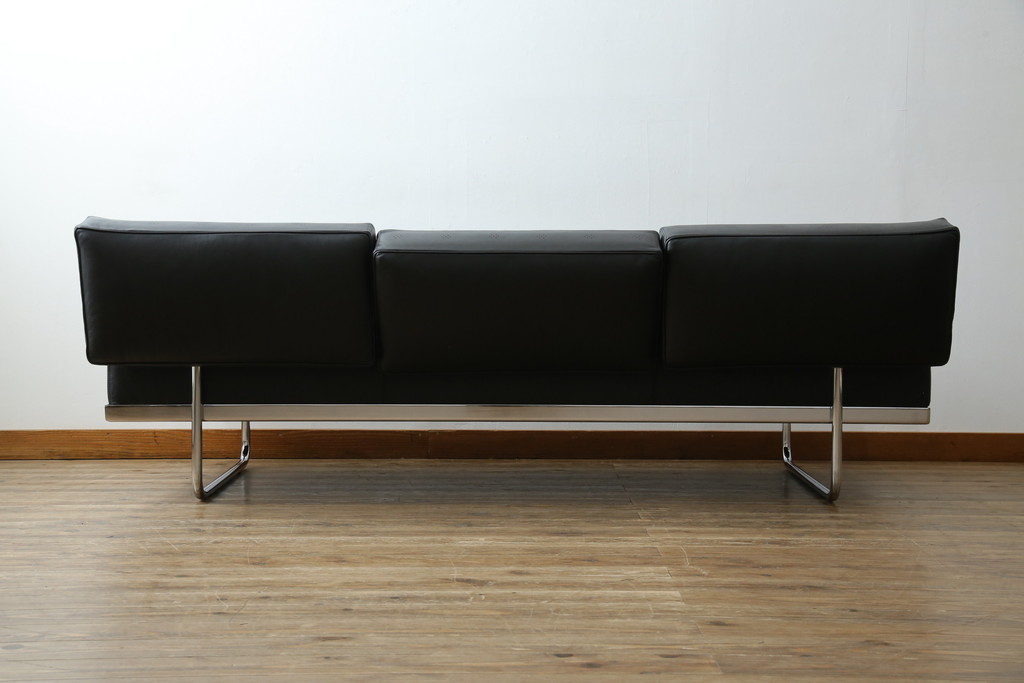 中古　美品　本革(レザー)　Cassina(カッシーナ)　Le Corbusier(ル・コルビュジエ)　LC5　シンプルモダンなデザインが素敵な3人掛けソファ(3Pソファ、三人掛け)(定価約174万円)(R-068572)