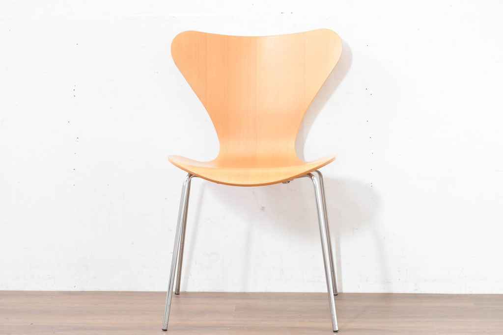 中古　美品　FRITZ HANSEN(フリッツ・ハンセン)　SERIES 7(セブンチェア)　ビーチ材　北欧モダンなお部屋におすすめ!シャープな脚がお洒落なダイニングチェア(板座チェア、椅子、イス)(R-084272)