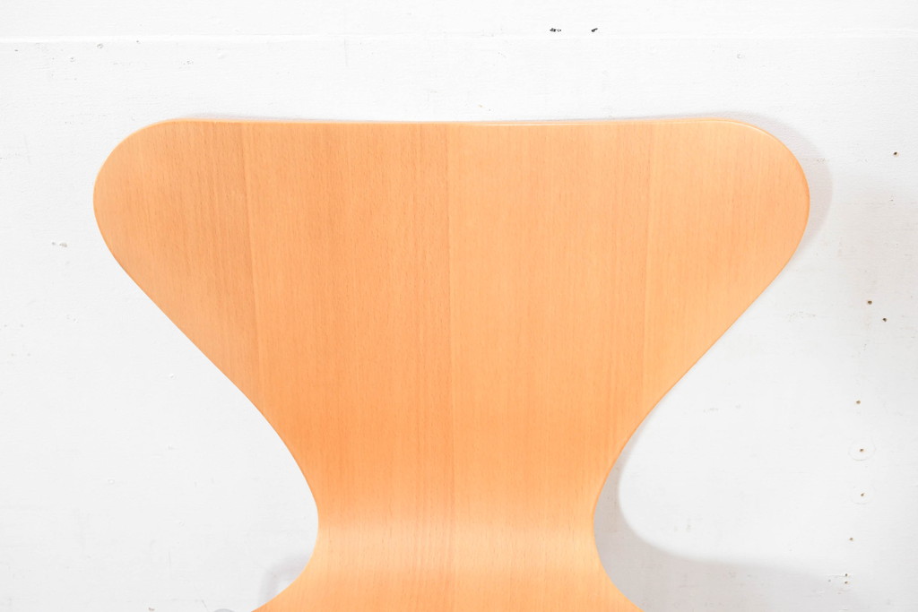 中古　美品　FRITZ HANSEN(フリッツ・ハンセン)　SERIES 7(セブンチェア)　ビーチ材　北欧モダンなお部屋におすすめ!シャープな脚がお洒落なダイニングチェア(板座チェア、椅子、イス)(R-084272)