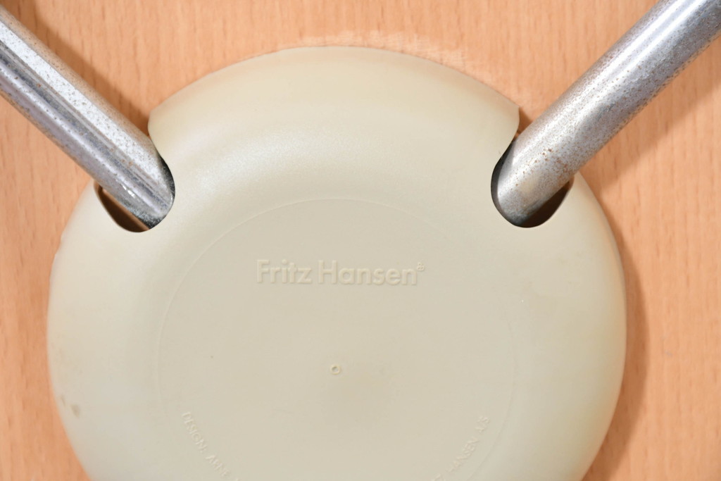 中古　美品　FRITZ HANSEN(フリッツ・ハンセン)　SERIES 7(セブンチェア)　ビーチ材　北欧モダンなお部屋におすすめ!シャープな脚がお洒落なダイニングチェア(板座チェア、椅子、イス)(R-084272)