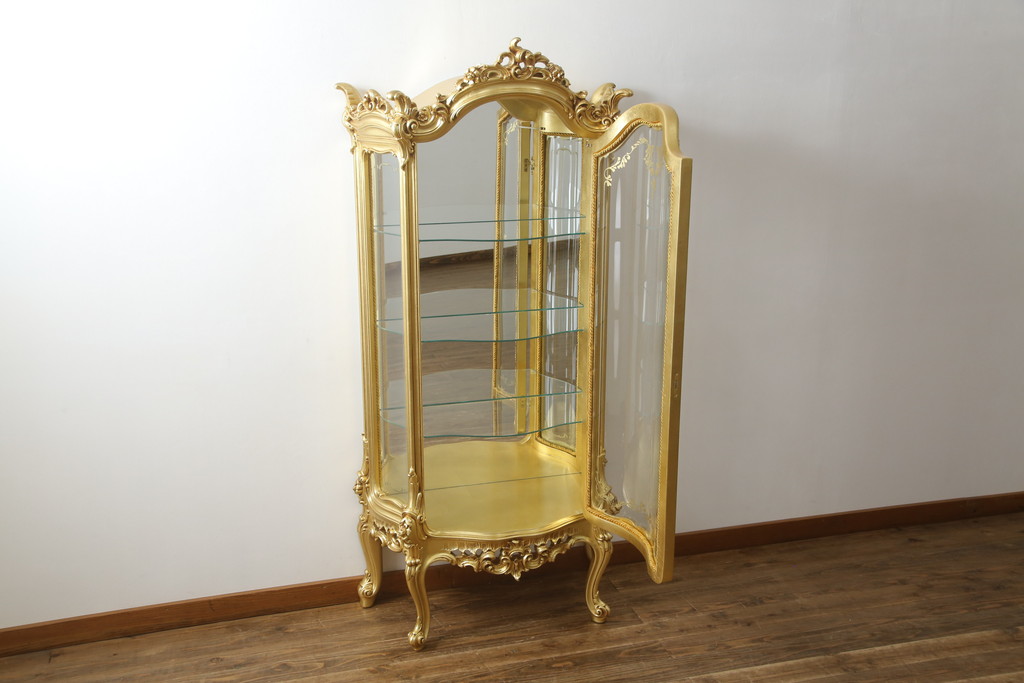中古　美品　SILIK(シリック)　ロココ調　背面鏡張り　華やかな色合いと装飾が魅力的なキャビネット(キュリオケース、ガラスケース、ショーケース、飾り棚、陳列棚、食器棚、店舗什器)(定価約290万円)(R-076246)