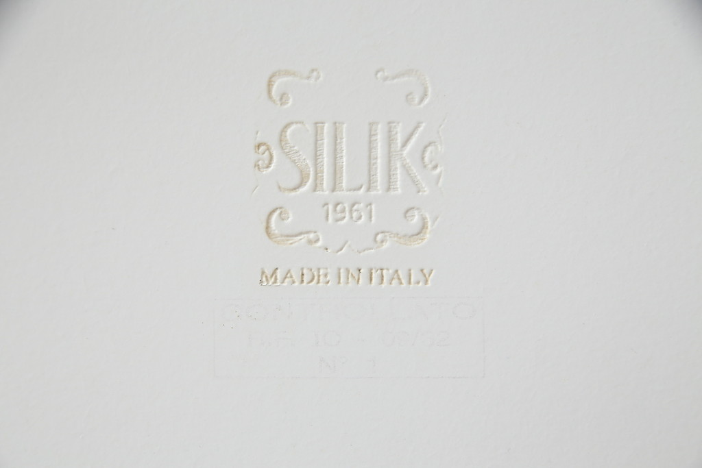 中古　美品　SILIK(シリック)　ロココ調　背面鏡張り　華やかな色合いと装飾が魅力的なキャビネット(キュリオケース、ガラスケース、ショーケース、飾り棚、陳列棚、食器棚、店舗什器)(定価約290万円)(R-076246)