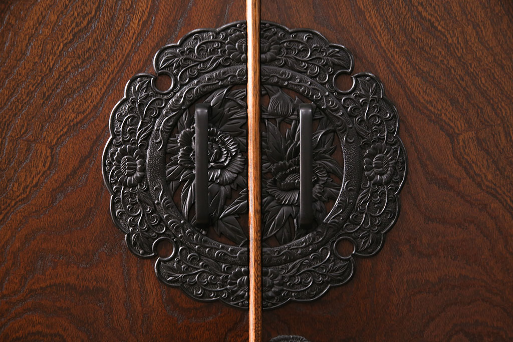 中古　国産　民芸家具　和の風格漂う上質なつくりのワードローブ(洋服タンス、衣装箪笥)(R-046598)