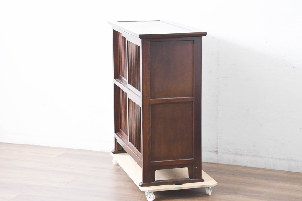 中古　美品　松本民芸家具　A型舞良茶タンス　洗練された佇まいの収納棚(下駄箱、靴箱、本箱、戸棚、食器棚、サイドボード)(R-084125)