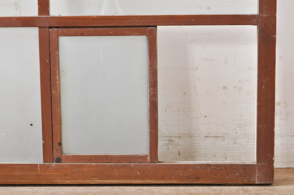 アンティーク建具　希少　ペイント仕上げ限定　レトロな雰囲気漂う小窓付きのペイントガラス窓2枚セット(引き戸、ガラス戸)(R-068302)