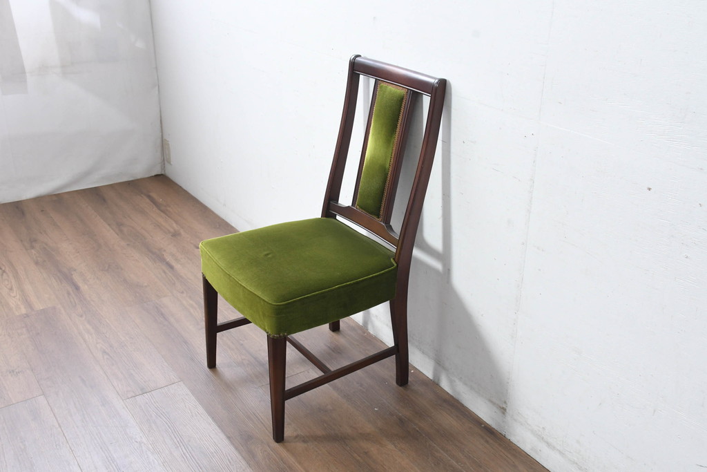 中古　美品　神戸洋家具　メープル不二屋　上品な佇まいが魅力的なダイニングチェア4脚セット(椅子、イス、アームレスチェア、ばら売り可能)(R-084420)