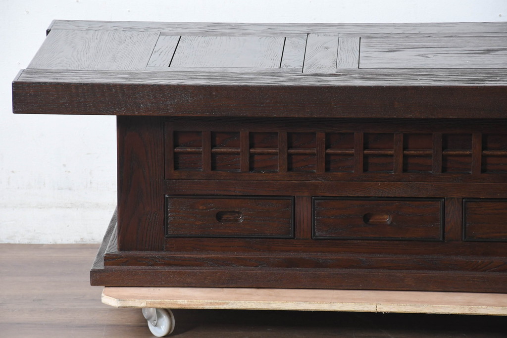 中古　美品　栗材　無垢材　浮造り仕上げ　重厚な佇まいの囲炉裏テーブル(木製火鉢、長火鉢、ローテーブル、センターテーブル、リビングテーブル、座卓)(R-084281)