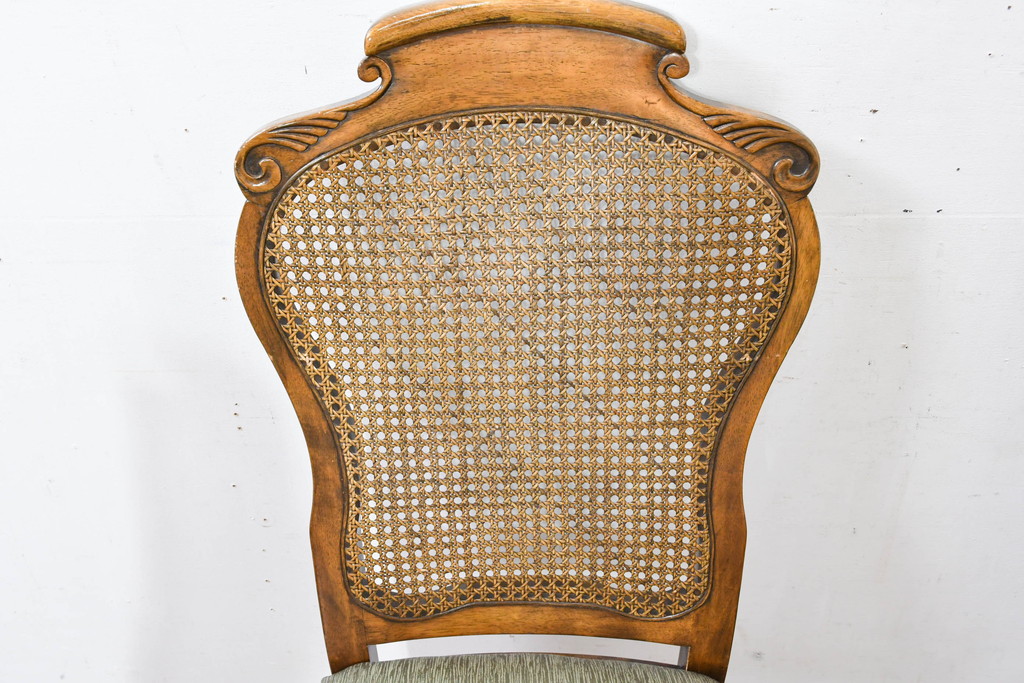 中古　アメリカ　落ち着いた色合いとクラシカルな装飾が調和した高級感あふれるチェア4脚セット(ダイニングチェア、椅子、イス、バラ売り可能)(R-084388)