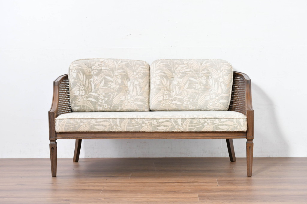 中古　展示品　美品　カリモク家具(karimoku)　domani(ドマーニ)　QUEENS LIFE(クイーンズライフ)　優雅なフォルムと柔らかな色合いでどんな空間にも馴染む!クラシカルな2人掛けソファ(2Pソファ、二人掛けソファ)(定価約29万円)(R-084304)