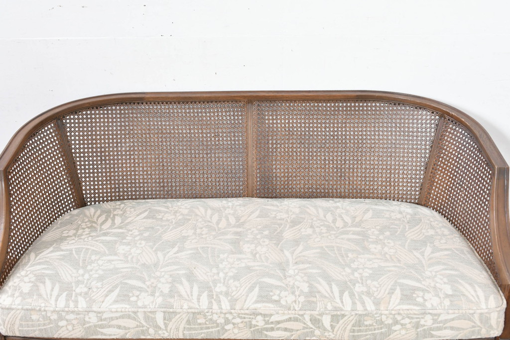 中古　展示品　美品　カリモク家具(karimoku)　domani(ドマーニ)　QUEENS LIFE(クイーンズライフ)　優雅なフォルムと柔らかな色合いでどんな空間にも馴染む!クラシカルな2人掛けソファ(2Pソファ、二人掛けソファ)(定価約29万円)(R-084304)