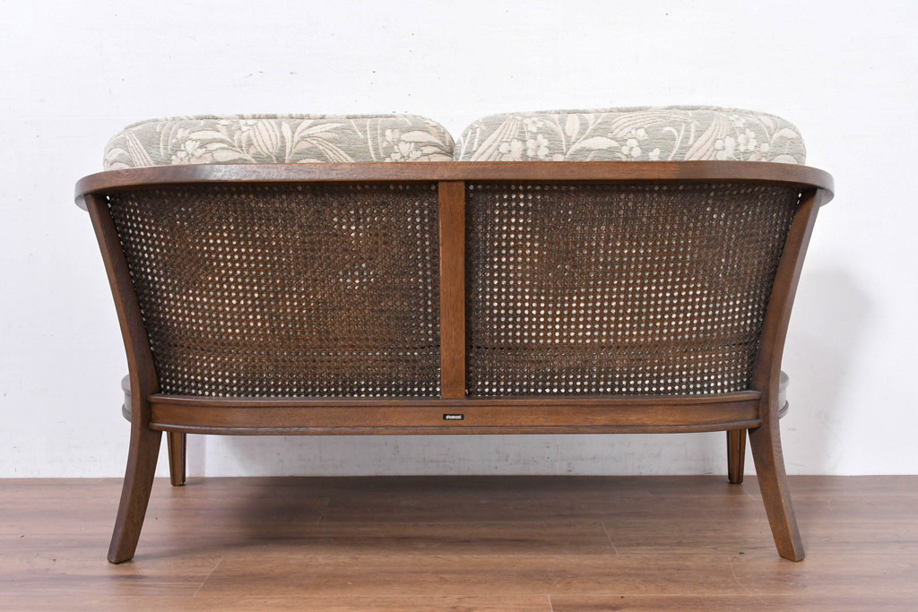 中古　展示品　美品　カリモク家具(karimoku)　domani(ドマーニ)　QUEENS LIFE(クイーンズライフ)　優雅なフォルムと柔らかな色合いでどんな空間にも馴染む!クラシカルな2人掛けソファ(2Pソファ、二人掛けソファ)(定価約29万円)(R-084304)
