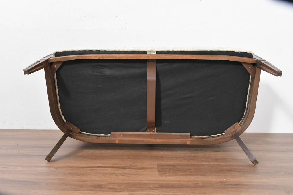 中古　展示品　美品　カリモク家具(karimoku)　domani(ドマーニ)　QUEENS LIFE(クイーンズライフ)　優雅なフォルムと柔らかな色合いでどんな空間にも馴染む!クラシカルな2人掛けソファ(2Pソファ、二人掛けソファ)(定価約29万円)(R-084304)