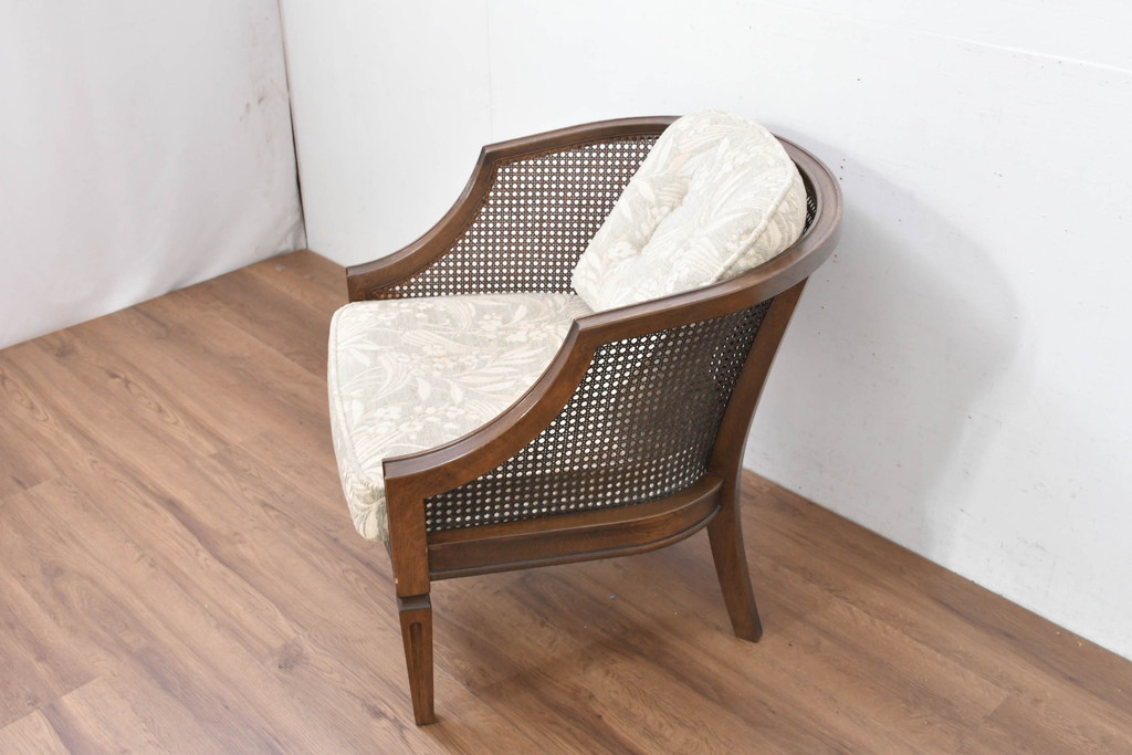 中古　展示品　美品　カリモク家具(karimoku)　domani(ドマーニ)　QUEENS LIFE(クイーンズライフ)　優雅なフォルムと柔らかな色合いでどんな空間にも馴染む!クラシカルな1人掛けソファ2脚セット(1Pソファ、一人掛けソファ、バラ売り可能)(定価2脚で約36万円)(R-084303)