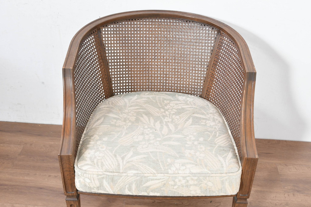 中古　展示品　美品　カリモク家具(karimoku)　domani(ドマーニ)　QUEENS LIFE(クイーンズライフ)　優雅なフォルムと柔らかな色合いでどんな空間にも馴染む!クラシカルな1人掛けソファ2脚セット(1Pソファ、一人掛けソファ、バラ売り可能)(定価2脚で約36万円)(R-084303)