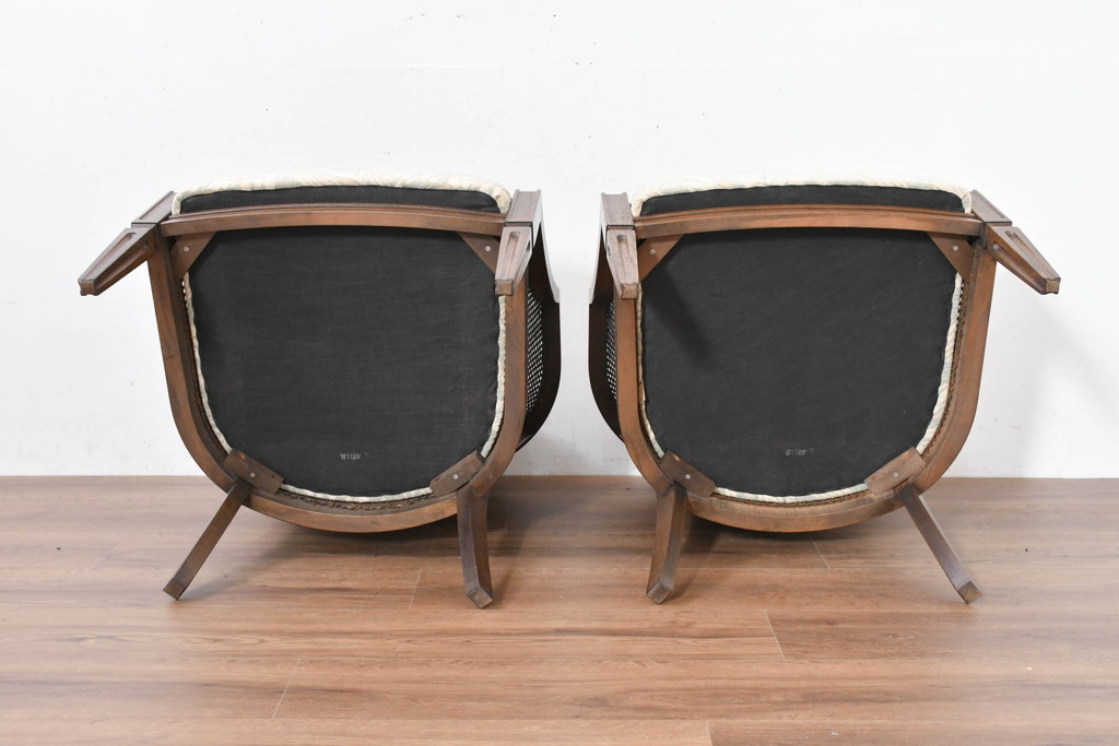 中古　展示品　美品　カリモク家具(karimoku)　domani(ドマーニ)　QUEENS LIFE(クイーンズライフ)　優雅なフォルムと柔らかな色合いでどんな空間にも馴染む!クラシカルな1人掛けソファ2脚セット(1Pソファ、一人掛けソファ、バラ売り可能)(定価2脚で約36万円)(R-084303)