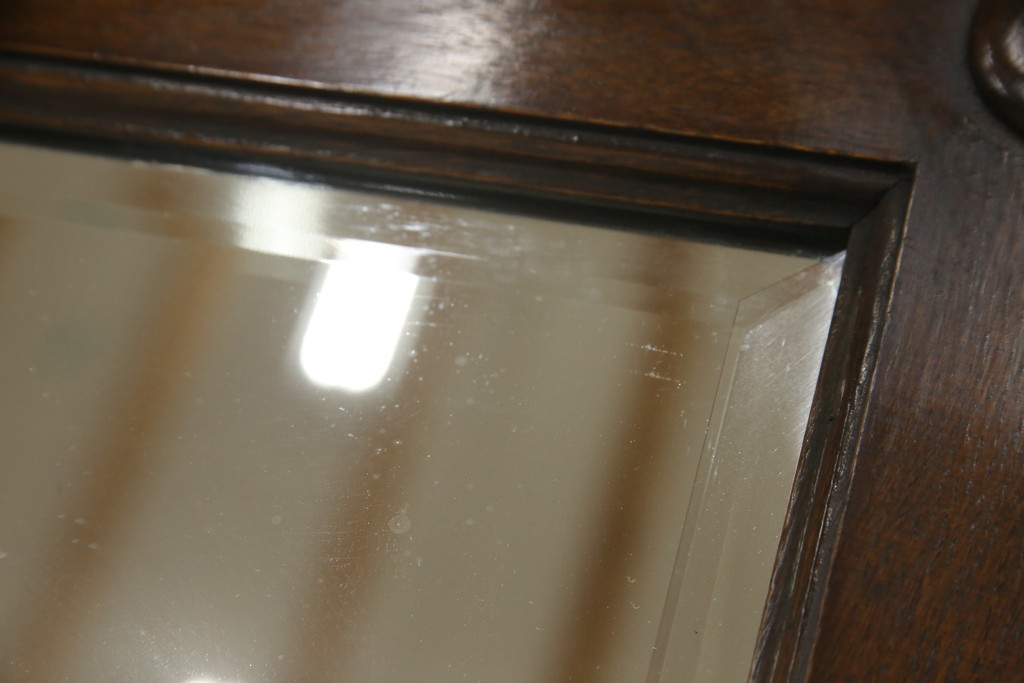 イギリスアンティーク　オーク材　クラシカルな雰囲気を醸し出すミラー(鏡)(R-058523)