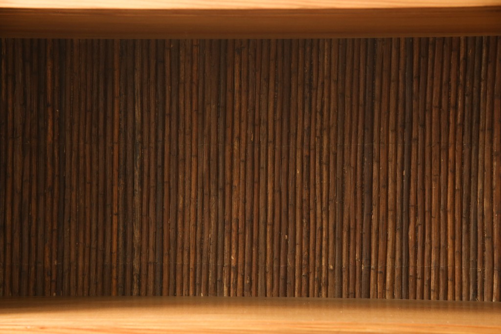 ビンテージ家具　未使用展示品　三方肥松(老松、アブラマツ)　珍しい材でつくられた、木目の美しさが目を引く茶棚(収納棚、茶箪笥、飾り棚、ヴィンテージ)(R-053567)