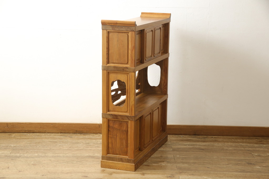 ビンテージ家具　未使用展示品　三方肥松(老松、アブラマツ)　珍しい材でつくられた、木目の美しさが目を引く茶棚(収納棚、茶箪笥、飾り棚、ヴィンテージ)(R-053567)