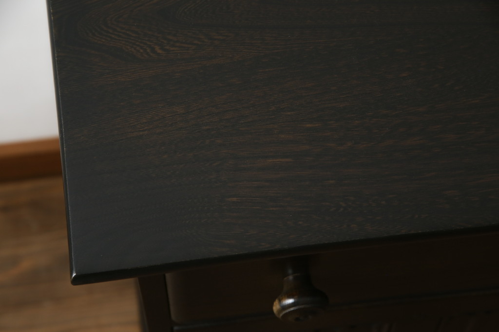 イギリスヴィンテージ　ビンテージ家具　ERCOL(アーコール)　クラシカルな佇まいが魅力的な希少モデルのサイドボード(収納棚、戸棚、キャビネット)(R-051407)