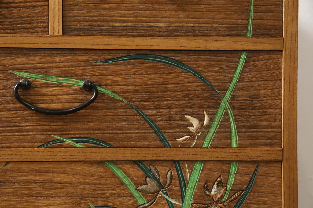 和製アンティーク　総桐材　やさしい色づかいの絵柄がお部屋のアクセントになる小引き出し(チェスト、小物収納、卓上収納)(R-060367)