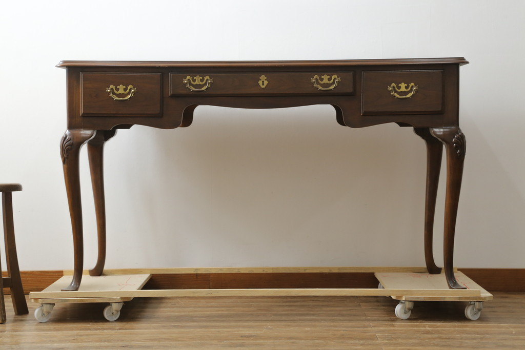 中古　美品　DREXEL HERITAGE(ドレクセルヘリテイジ)　クラシカルな雰囲気漂う猫脚デスク(机、ワークデスク、コンソールテーブル、在宅用、在宅ワーク用)(R-076668)