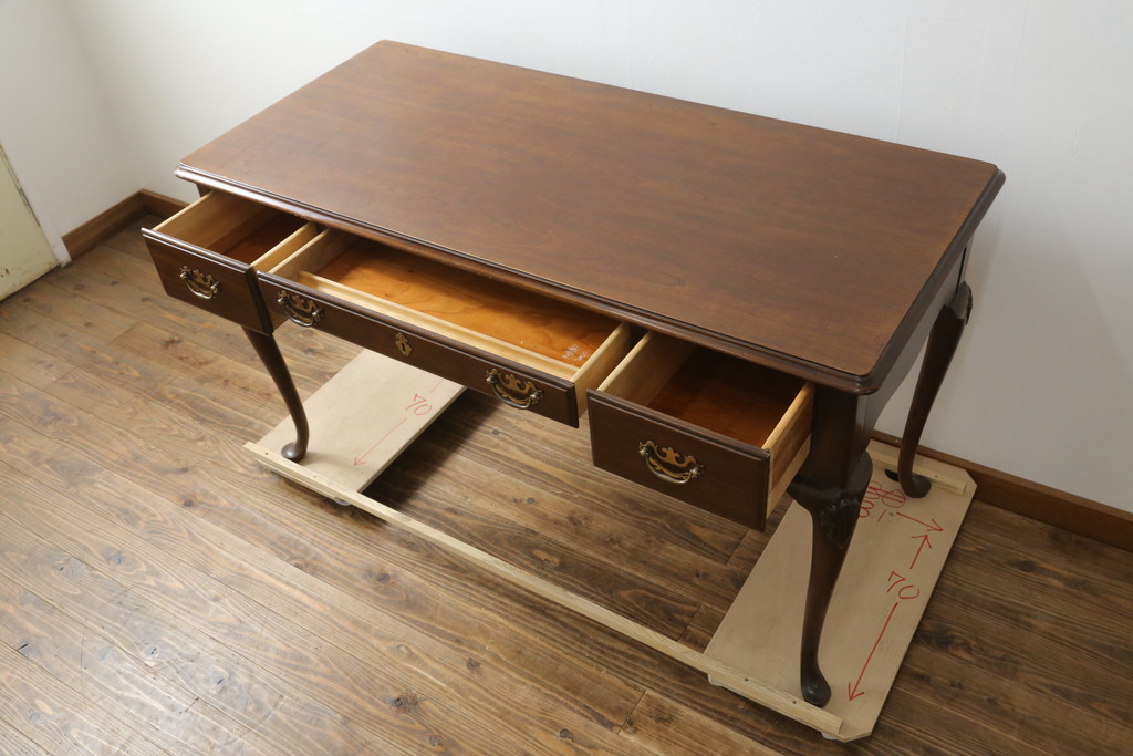 中古　美品　DREXEL HERITAGE(ドレクセルヘリテイジ)　クラシカルな雰囲気漂う猫脚デスク(机、ワークデスク、コンソールテーブル、在宅用、在宅ワーク用)(R-076668)