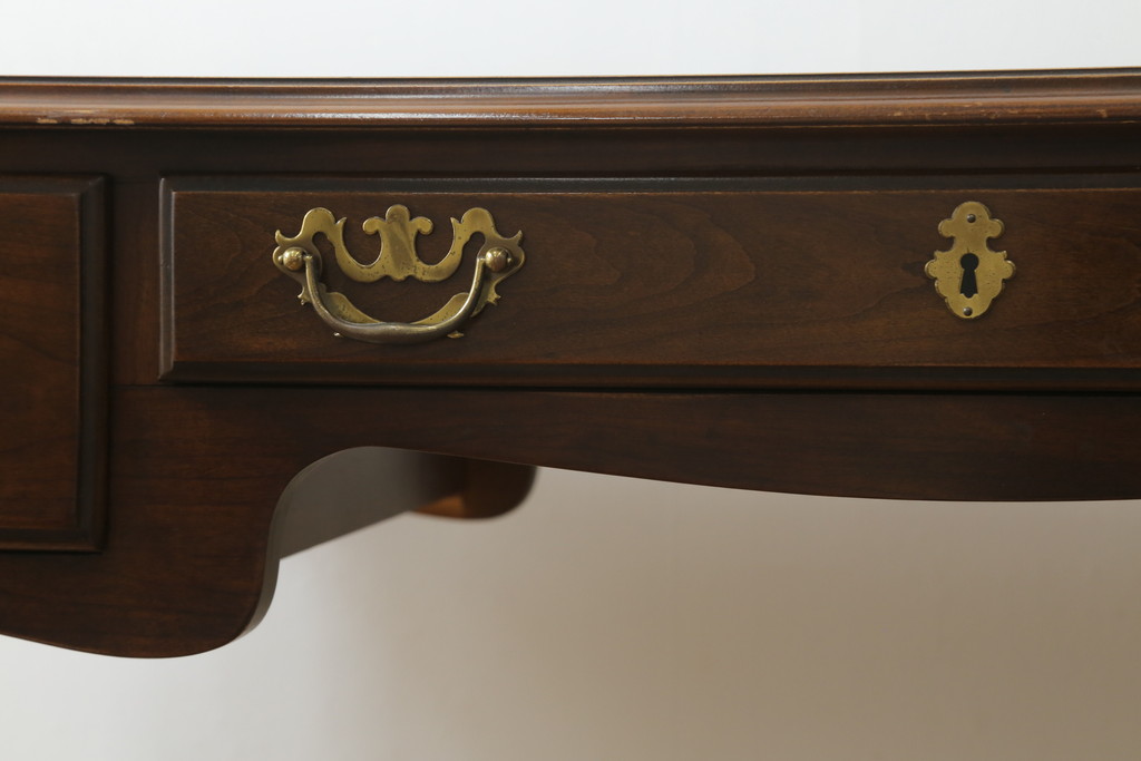中古　美品　DREXEL HERITAGE(ドレクセルヘリテイジ)　クラシカルな雰囲気漂う猫脚デスク(机、ワークデスク、コンソールテーブル、在宅用、在宅ワーク用)(R-076668)