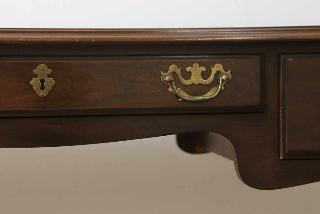 中古　美品　DREXEL HERITAGE(ドレクセルヘリテイジ)　クラシカルな雰囲気漂う猫脚デスク(机、ワークデスク、コンソールテーブル、在宅用、在宅ワーク用)(R-076668)