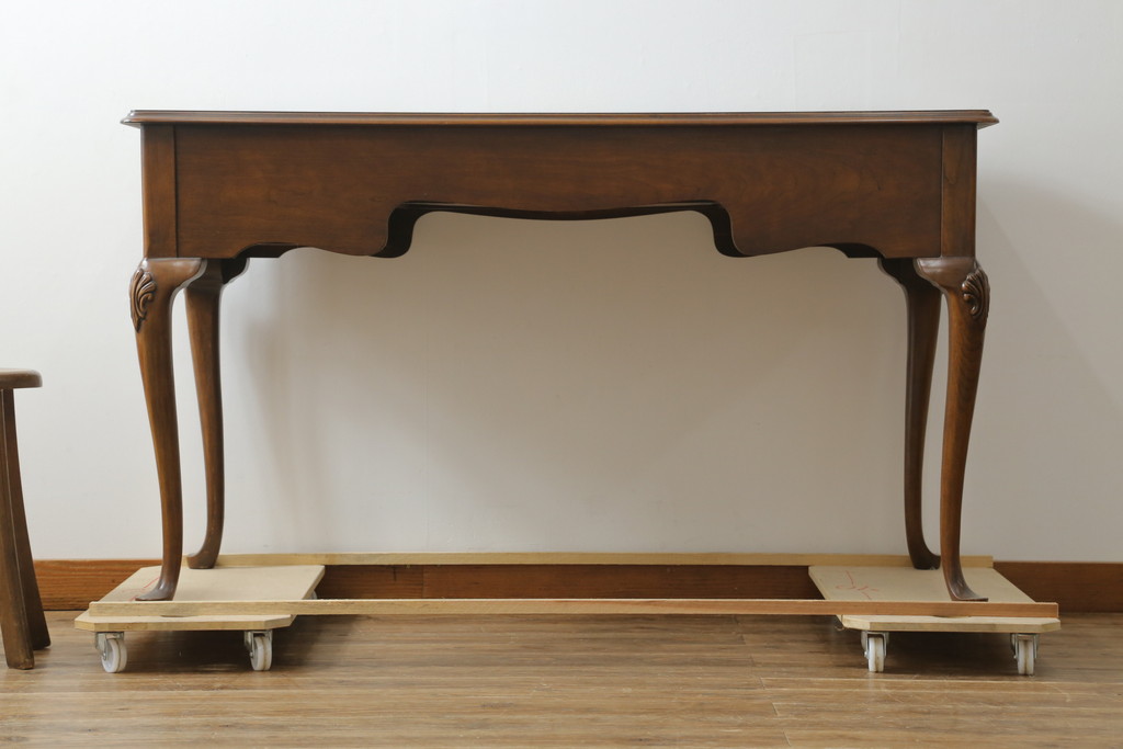中古　美品　DREXEL HERITAGE(ドレクセルヘリテイジ)　クラシカルな雰囲気漂う猫脚デスク(机、ワークデスク、コンソールテーブル、在宅用、在宅ワーク用)(R-076668)