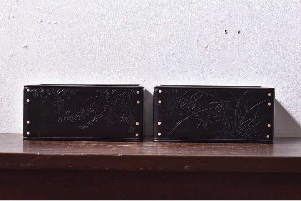 アンティーク雑貨　和製アンティーク　箱付　鹿角の装飾が存在感を引き立てる紫檀煙草盆2個セット