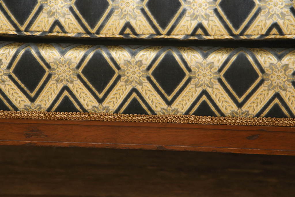 中古　美品　神戸洋家具　メープル不二屋　優雅な佇まいが魅力的な3人掛けソファ(ラウンジソファ、アームソファ、三人掛け、3P)(R-062153)