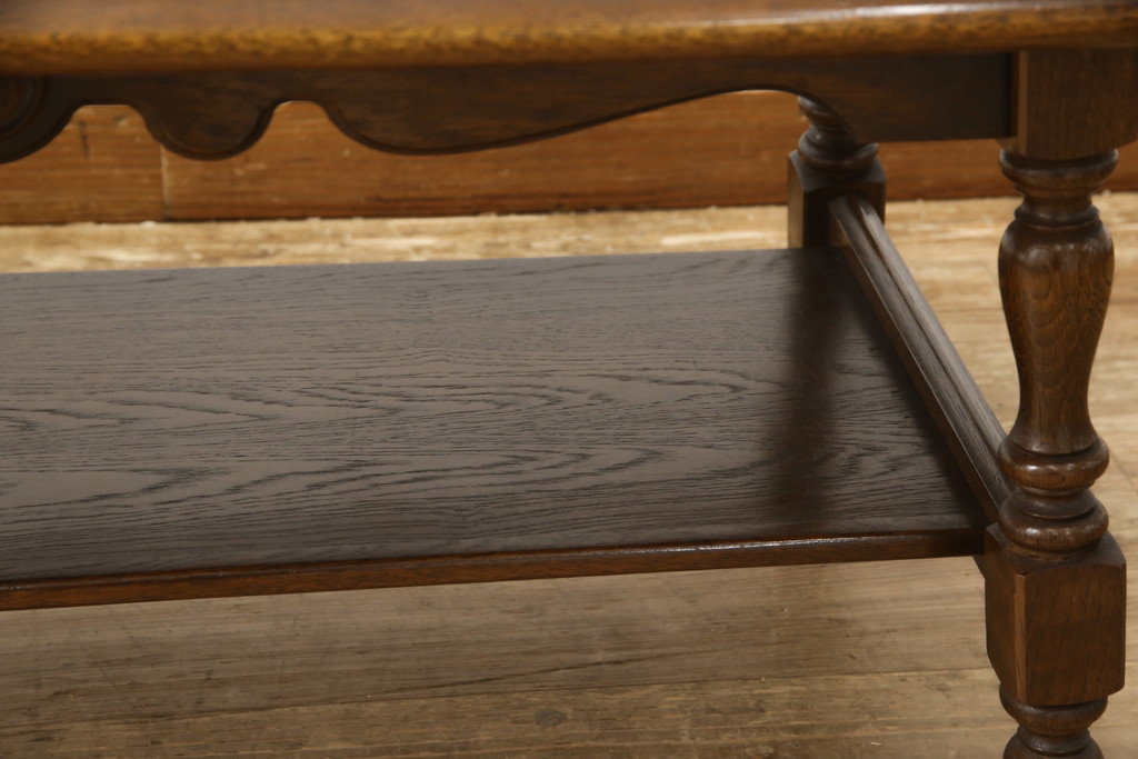中古　飛騨産業　キツツキマーク　穂高シリーズ　気品あるクラシカルなデザインが魅力的なセンターテーブル(ローテーブル、リビングテーブル)(R-058057)