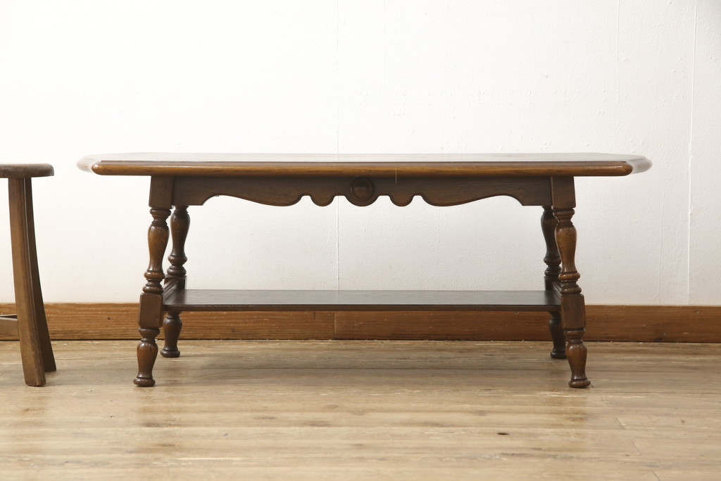 中古　飛騨産業　キツツキマーク　穂高シリーズ　気品あるクラシカルなデザインが魅力的なセンターテーブル(ローテーブル、リビングテーブル)(R-058057)