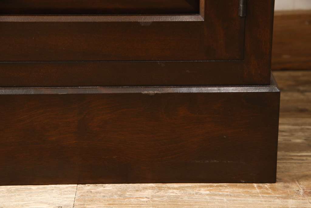中古　美品　松本民芸家具　和モダンな佇まいが美しい食器棚(収納棚、戸棚、キャビネット、カップボード)(R-059899)