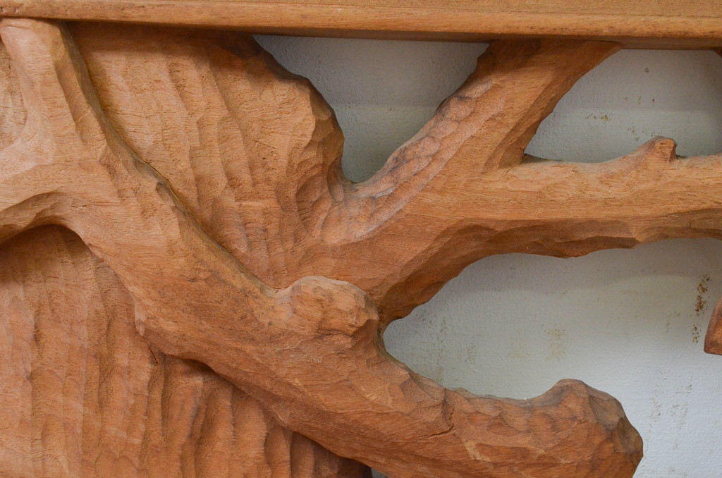 アンティーク建具　井波彫刻　辰児作　立体感のある泰山木の彫刻が目を惹く両面彫刻欄間2枚セット(明り取り、明かり取り)(R-069459)