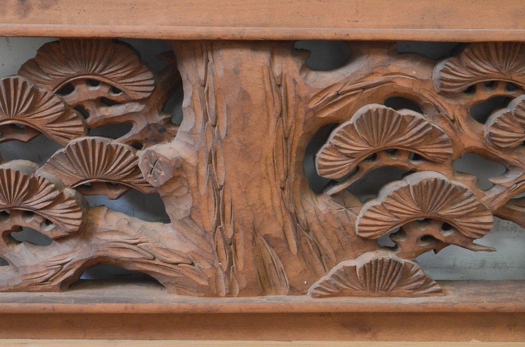 ビンテージ建具　井波彫刻　晴雲作　躍動感のある松竹梅が美しい両面彫刻欄間2枚セット(明り取り、明かり取り、在銘、ヴィンテージ)(R-069464)