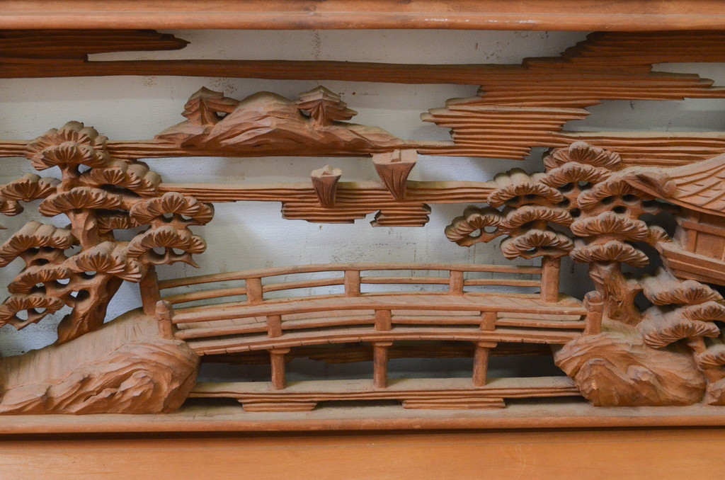 アンティーク建具 井波彫刻 修鈴作 三景の躍動感ある雰囲気が