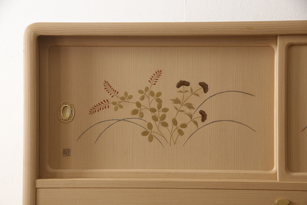 中古　伝統工芸士・中田静夫作　花の絵柄がかわいらしくも品を感じさせる紀州箪笥(大丸、桐たんす、衣装箪笥、和タンス、引き出し)(定価約220万円)(R-061669)