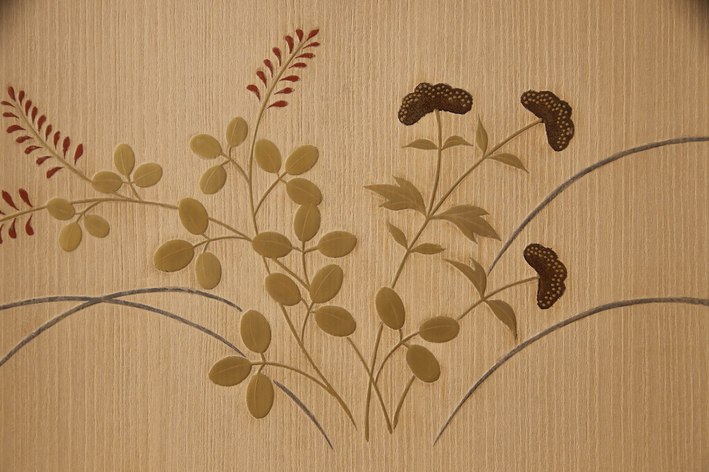 中古　伝統工芸士・中田静夫作　花の絵柄がかわいらしくも品を感じさせる紀州箪笥(大丸、桐たんす、衣装箪笥、和タンス、引き出し)(定価約220万円)(R-061669)