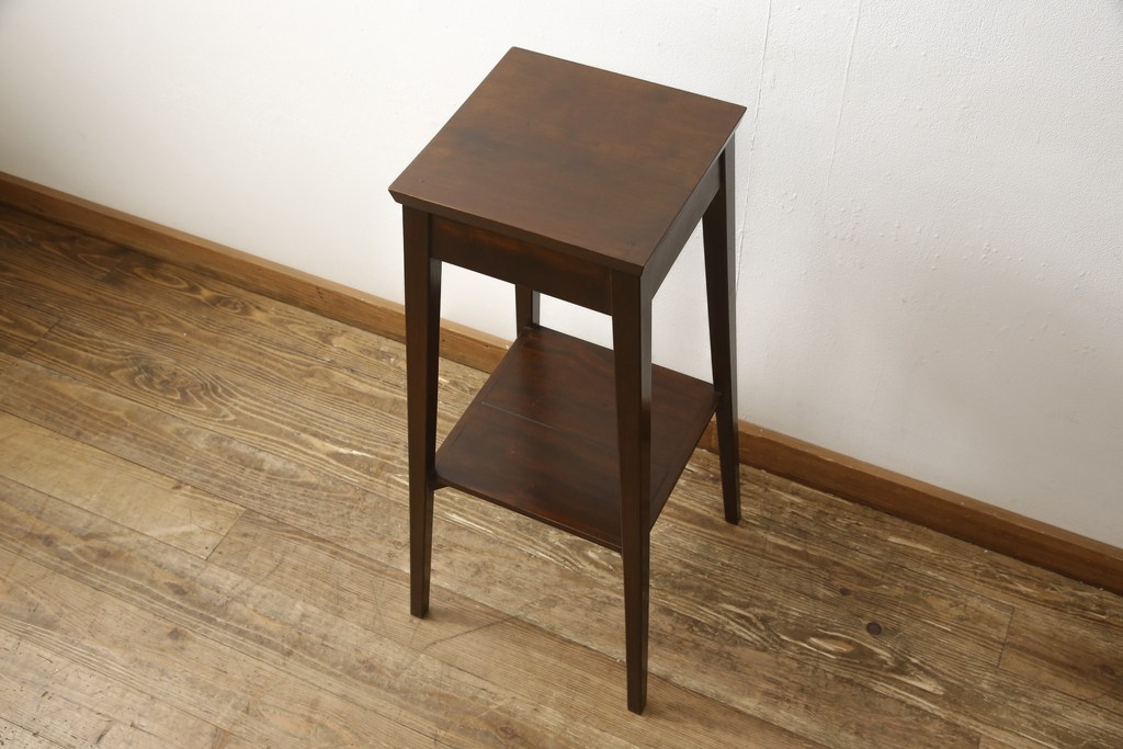 和製アンティーク　カバ材　シンプルなデザインで馴染みやすいサイドテーブル(花台、飾り棚)(R-055973)