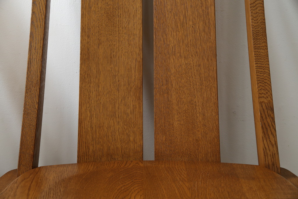 中古　美品　希少な廃番品　飛騨清見工房(HIDA kiyomi koubou)(大日家具工業)　楢(ナラ)材　無垢　ナラ無垢材がふんだんに使用された回転チェア2脚セット(板座チェア、回転イス、ダイニングチェア、椅子、バラ売り可能)(定価2脚で約16万円)(R-080672)