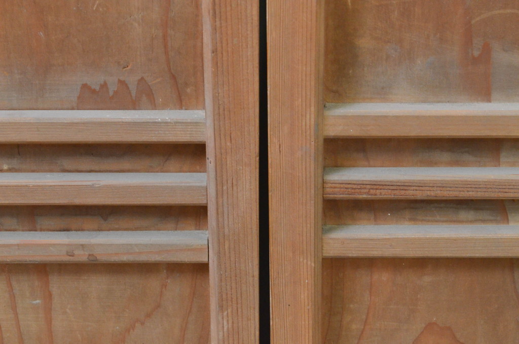 アンティーク建具　温かみのある木味が魅力の板戸窓2枚セット(引き戸)(R-068425)
