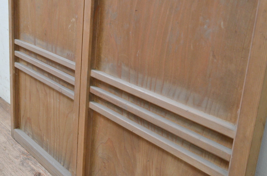 アンティーク建具　温かみのある木味が魅力の板戸窓2枚セット(引き戸)(R-068425)