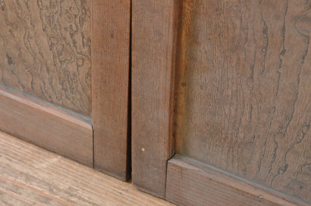 アンティーク建具　欅(ケヤキ)材　美しい杢目が魅力の小さな板戸窓4枚セット(引き戸)(R-068426)