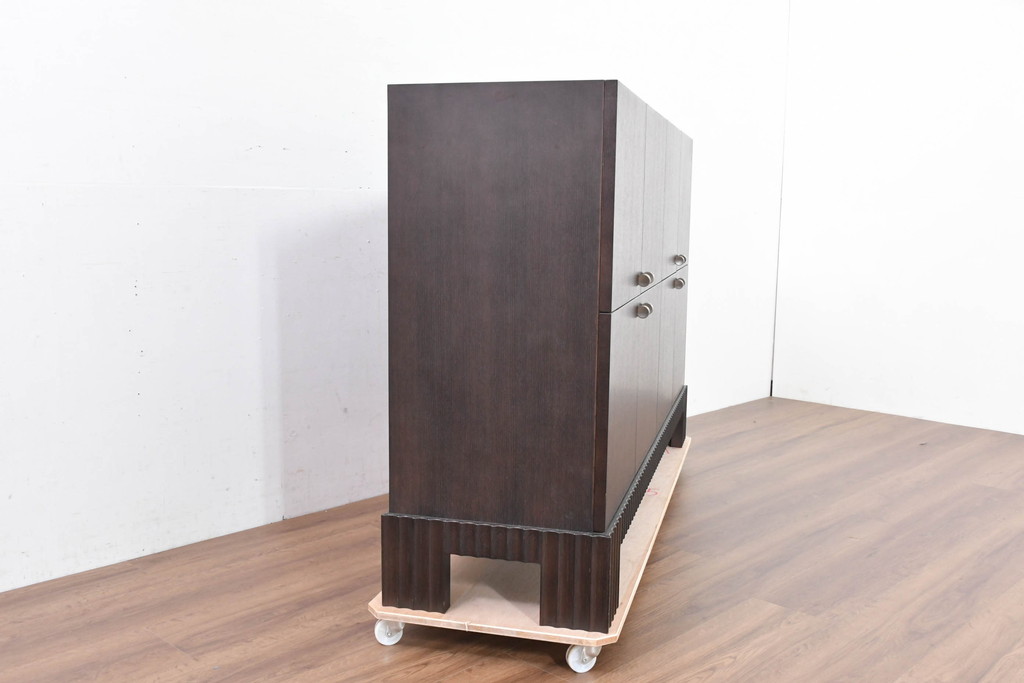 中古　美品　展示品　AIDEC(アイデック)　スタイリッシュなモダンデザインがお洒落なサイドボード(収納棚、戸棚、リビングボード、キャビネット)(定価約33万円)(R-084424)