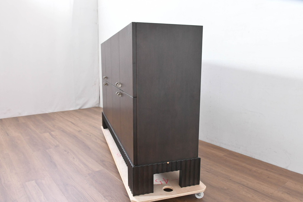 中古　美品　展示品　AIDEC(アイデック)　スタイリッシュなモダンデザインがお洒落なサイドボード(収納棚、戸棚、リビングボード、キャビネット)(定価約33万円)(R-084424)