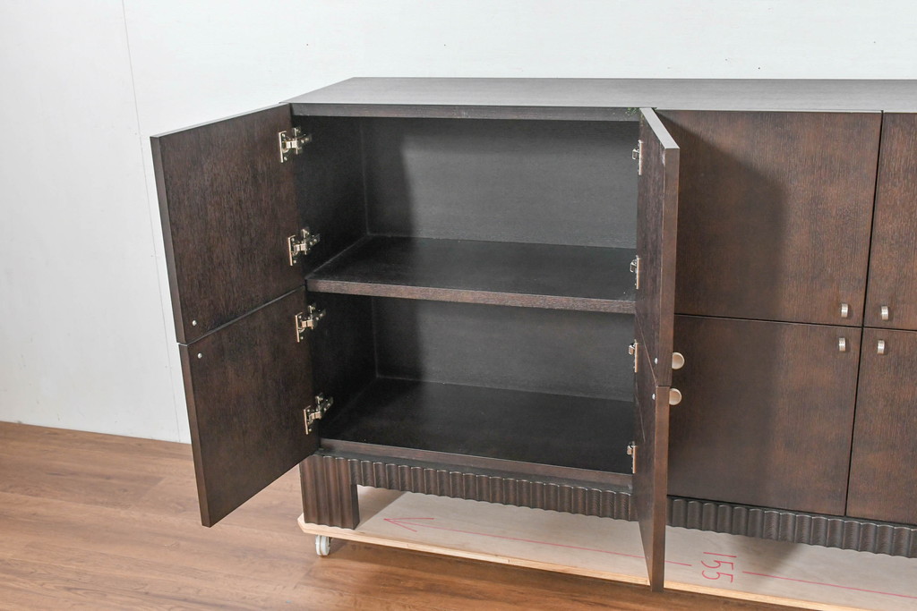 中古　美品　展示品　AIDEC(アイデック)　スタイリッシュなモダンデザインがお洒落なサイドボード(収納棚、戸棚、リビングボード、キャビネット)(定価約33万円)(R-084424)